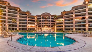 3 albercas al aire libre y camas balinesas gratuitas