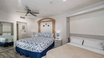 Coffres-forts dans les chambres, rideaux occultants