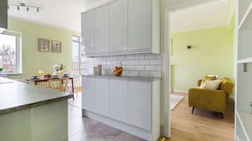 Kaupunkihuoneisto, 1 parisänky ja vuodesohva, tupakointi kielletty, näköala puistoon | Sisätilat