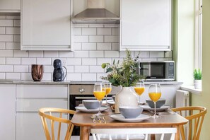 Dining - Cozy 1BR Near Hyde Park & Notting Hill (London)