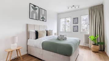 Kaupunkihuoneisto, 1 parisänky ja vuodesohva, tupakointi kielletty, näköala puistoon | Silitysrauta/-lauta, vauvansängyt, ilmainen Wi-Fi, vuodevaatteet