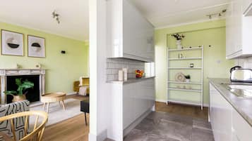 Kaupunkihuoneisto, 1 parisänky ja vuodesohva, tupakointi kielletty, näköala puistoon | Sisätilat