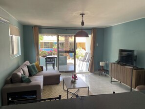 Living area - Kas di BaMi A-194 Seru Coral with large pool (Willemstad)