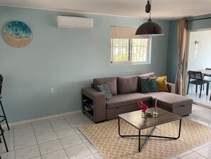 Living area - Kas di BaMi A-194 Seru Coral with large pool (Willemstad)