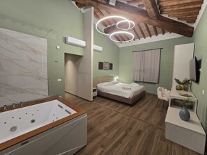1 camera, ferro/asse da stiro, culla da viaggio, Wi-Fi gratuito