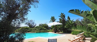 Room 'Villa Sterlizia - Lantana' with Shared Pool, Wi-Fi and Air Conditioning