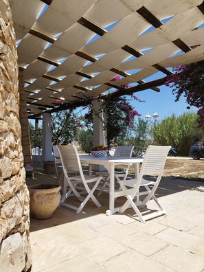 Unclassified image, 3 of 14, button - Room 'Villa Sterlizia - Ulivo' with Shared Pool, Wi-Fi and Air Conditioning (Alliste)