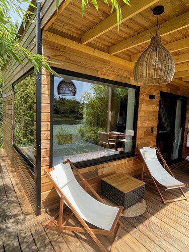 Luxury getaway with a Nordic bath by the canal
