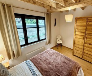 4 Schlafzimmer, Bügeleisen/Bügelbrett, Reisekinderbett, kostenloses WLAN