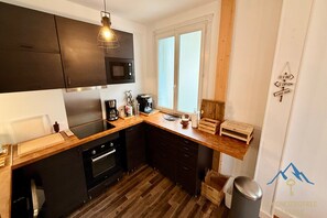 Fridge, microwave, oven, stovetop - Lush corner near the bistro (Mont-Dore)
