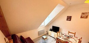 Smart TV - Rustic nook by the riverside path (Mont-Dore)