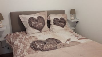 1 多间卧室、熨斗/熨衣板、WiFi、床单