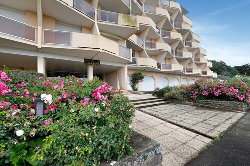 Sea View Apartment, Donville les Bains Beach