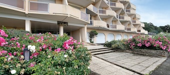 Sea View Apartment, Donville les Bains Beach