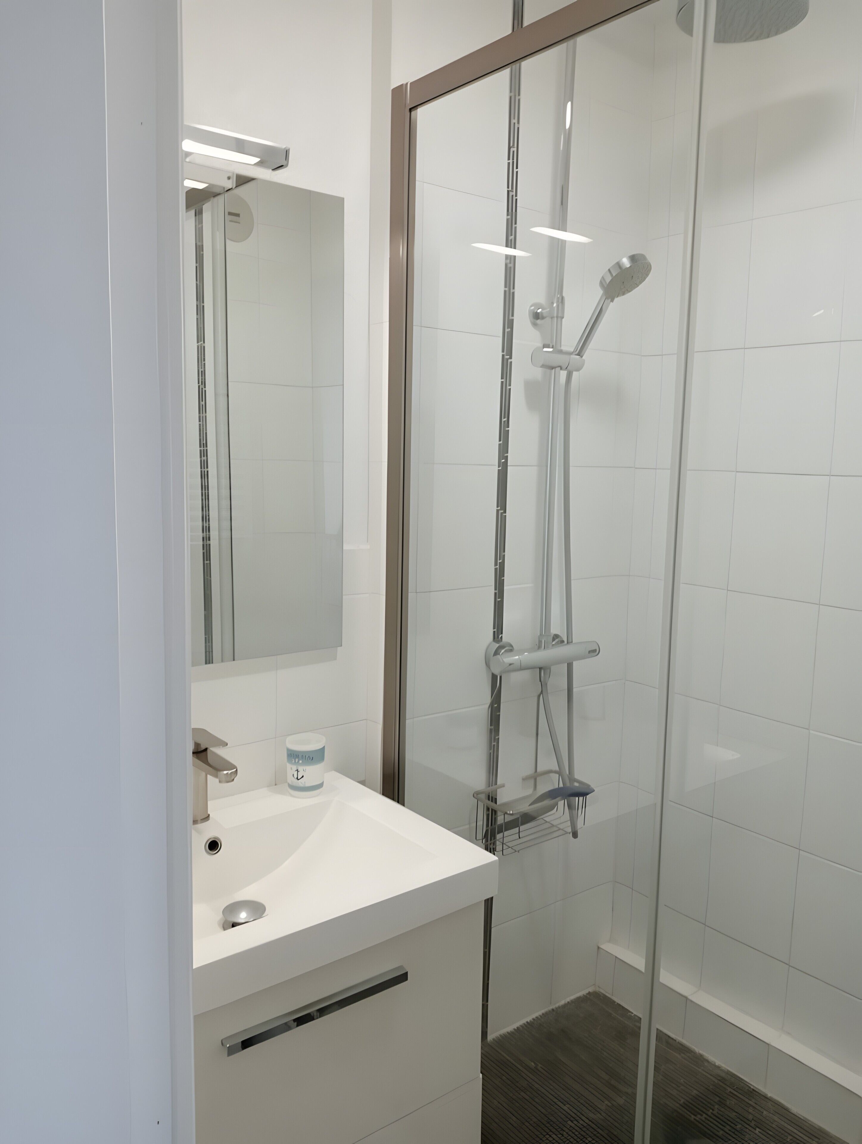 Bruser, hårtørrer, håndklæder