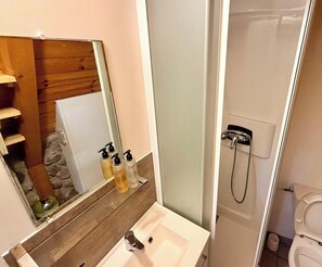 Unclassified image, 5 of 42, button