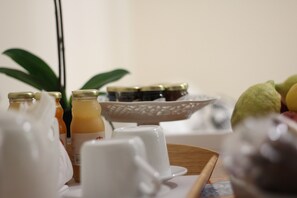 Unclassified image, 4 of 16, button