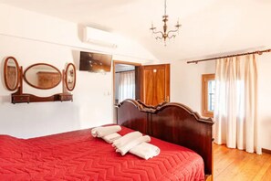 6 chambres, fer et planche à repasser, Wi-Fi, draps fournis