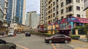 Unclassified image, 5 of 56, button