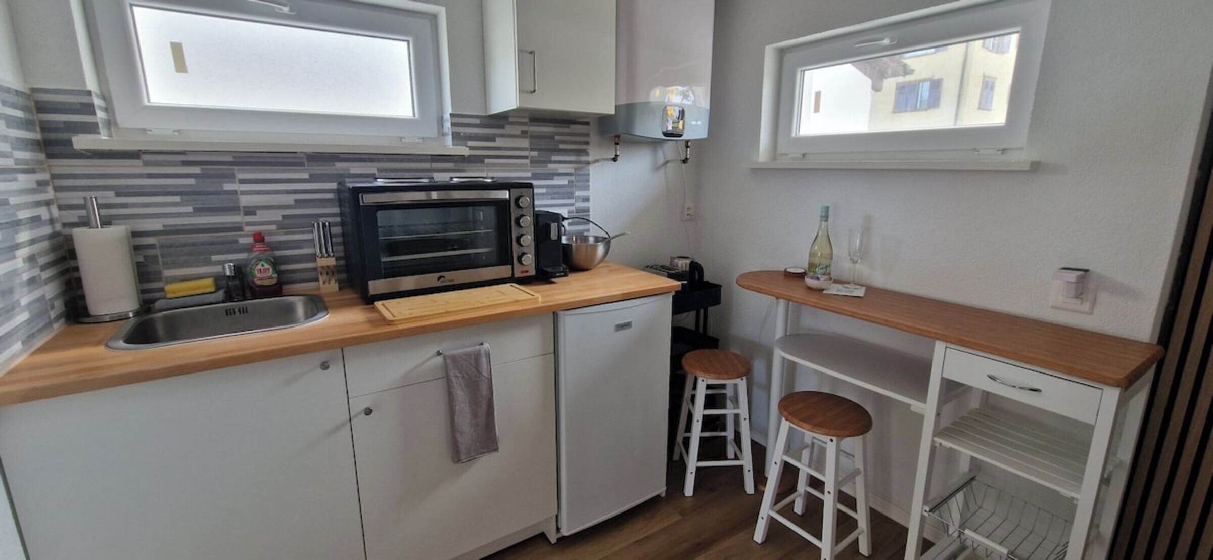 华丽开间 | 私人厨房 | 微波炉、烤箱、炉灶、厨具/餐具