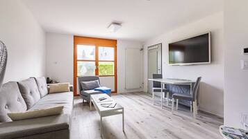 Deluxe Condo, Mountain View | Premium bedding, individually decorated, individually furnished