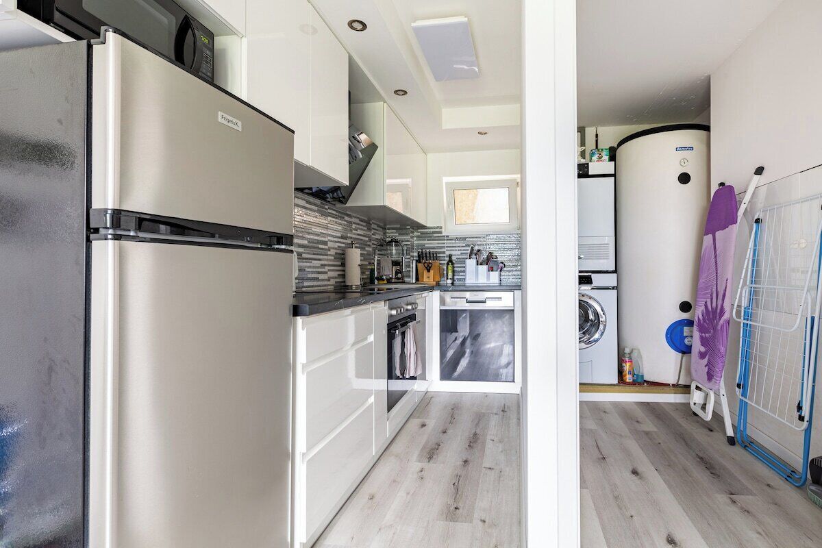 デラックス コンドミニアム マウンテンビュー | 専用キッチン | 電子レンジ、エスプレッソマシン、コーヒー / ティーメーカー、電気ポット