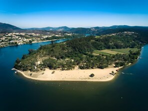 Uklassifisert bilde, 2 av 18, knapp