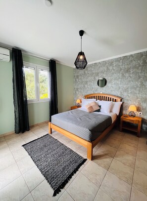 2 bedrooms, iron/ironing board, WiFi, bed sheets - Villa Anley - Enjoy amazing sea views between tradition and modernity! (Ratzaklion)