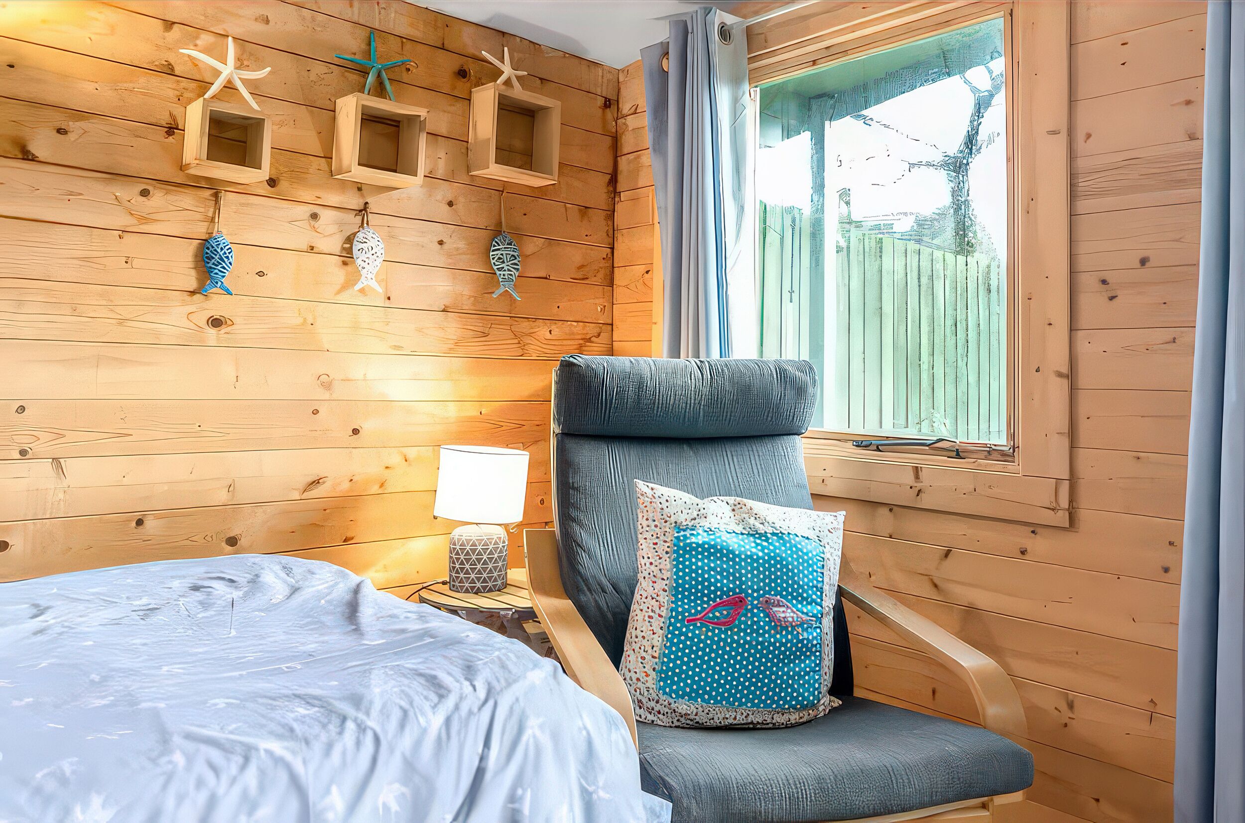2 bedrooms, individually decorated, individually furnished, free WiFi