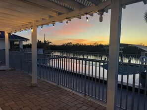 Pool - Waterfront apartment with Pool (Cape Coral)