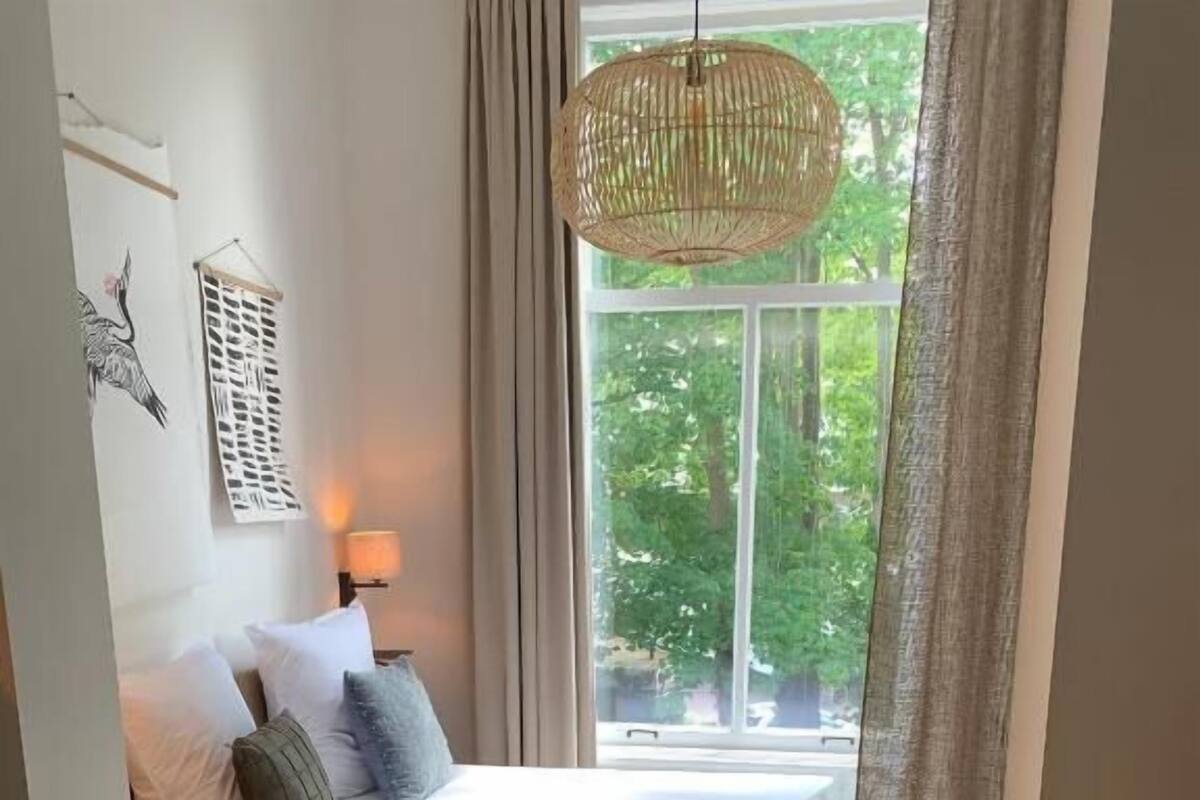 Espace de travail pour ordinateur portable, fer et planche à repasser