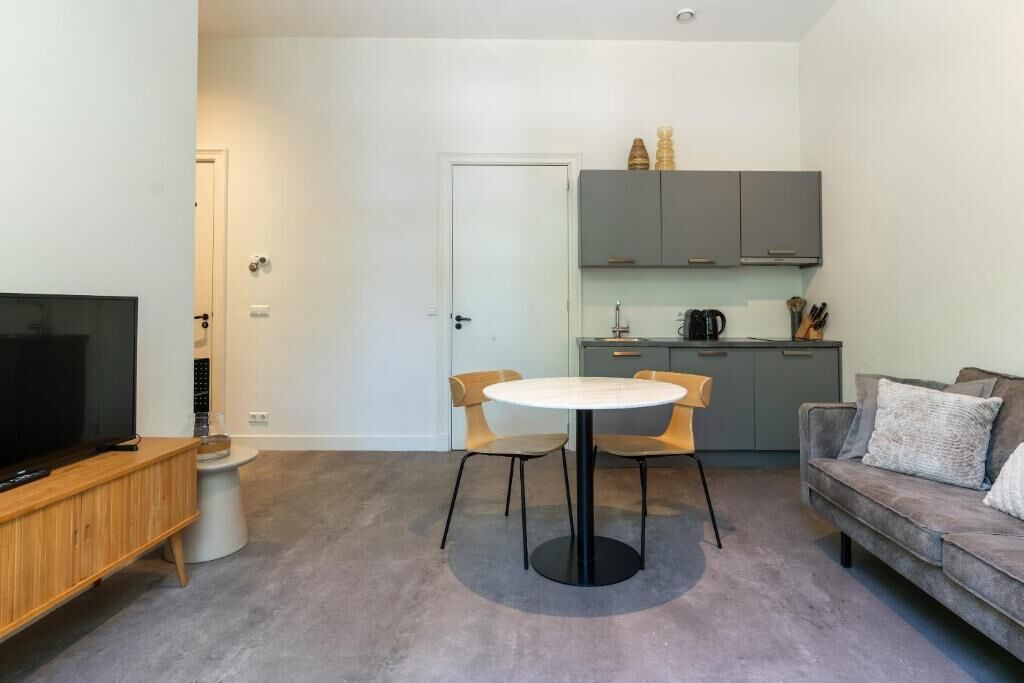 Apartment | Laptop workspace, iron/ironing board, free WiFi