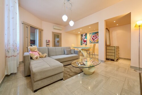 Apartment 'Rosamare - Follonica' with Sea View, Wi-Fi and Air Conditioning
