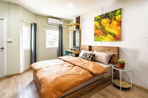 2 bedrooms, iron/ironing board, WiFi, bed sheets - Zen Haus, Newly Furbished Home in Bangkok, 7 min walk to BTS Onnut (Krung Thep Maha Nakhon)