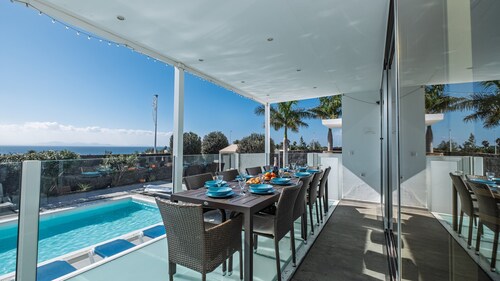 Vacation Villa 'Oasis' with Sea View, Wi-Fi and Air Conditioning