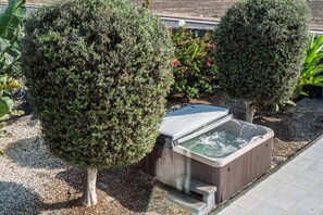Outdoor spabad