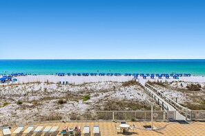 Property grounds - 🏖️Gulf-Front Views-FREE Beach Svc-Pool-Steps to the Beach-Summer Place 303🏖️ (Fort Walton Beach)