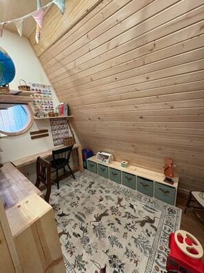 Children's area - A Frame Cabin In The Woods (Omaha)