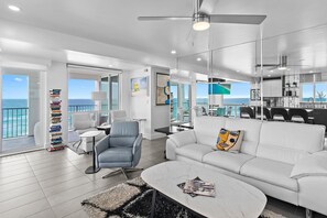 Smart TV - 🌅 Free Seasonal Beach Chairs •| Gulf Views | Luxury 3 BR | Shoreline 2066🌅 (Destin)