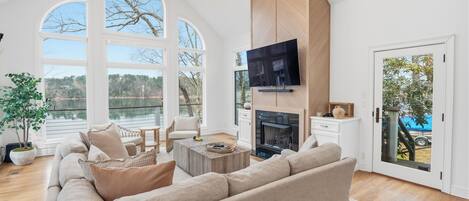 智能電視、壁爐