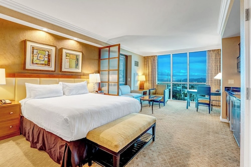 MGM Signature Luxurious Suite on 26th floor with beautiful view, No Resort Fee