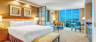 MGM Signature Luxurious Suite on 26th floor with beautiful view, No Resort Fee