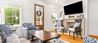 New Luxurious & Elite! Steps to Auburn University & Downtown