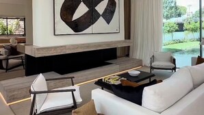 Lobby - Great flat inside the Thames (Isleworth)
