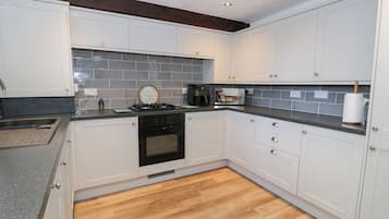 Dishwasher, cookware/dishes/utensils