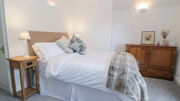 2 bedrooms, individually decorated, individually furnished, free WiFi