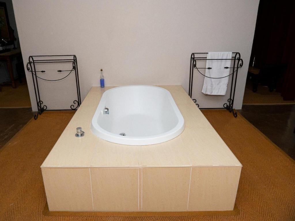 Separate tub and shower, free toiletries, towels, soap