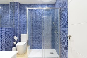 Shower, hair dryer, towels, soap - THE BLUE TURTLE B (Puerto de la Cruz)