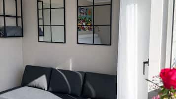 Comfort Room, City View | Interior