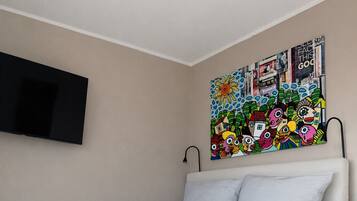 Comfort Room, City View | Desk, laptop workspace, free WiFi